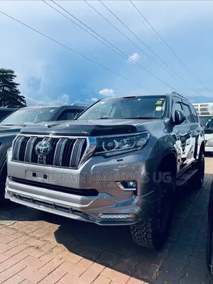 Toyota Land Cruiser Prado 2023 Gray