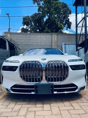 New BMW i7 xDrive60 AWD 2023 White