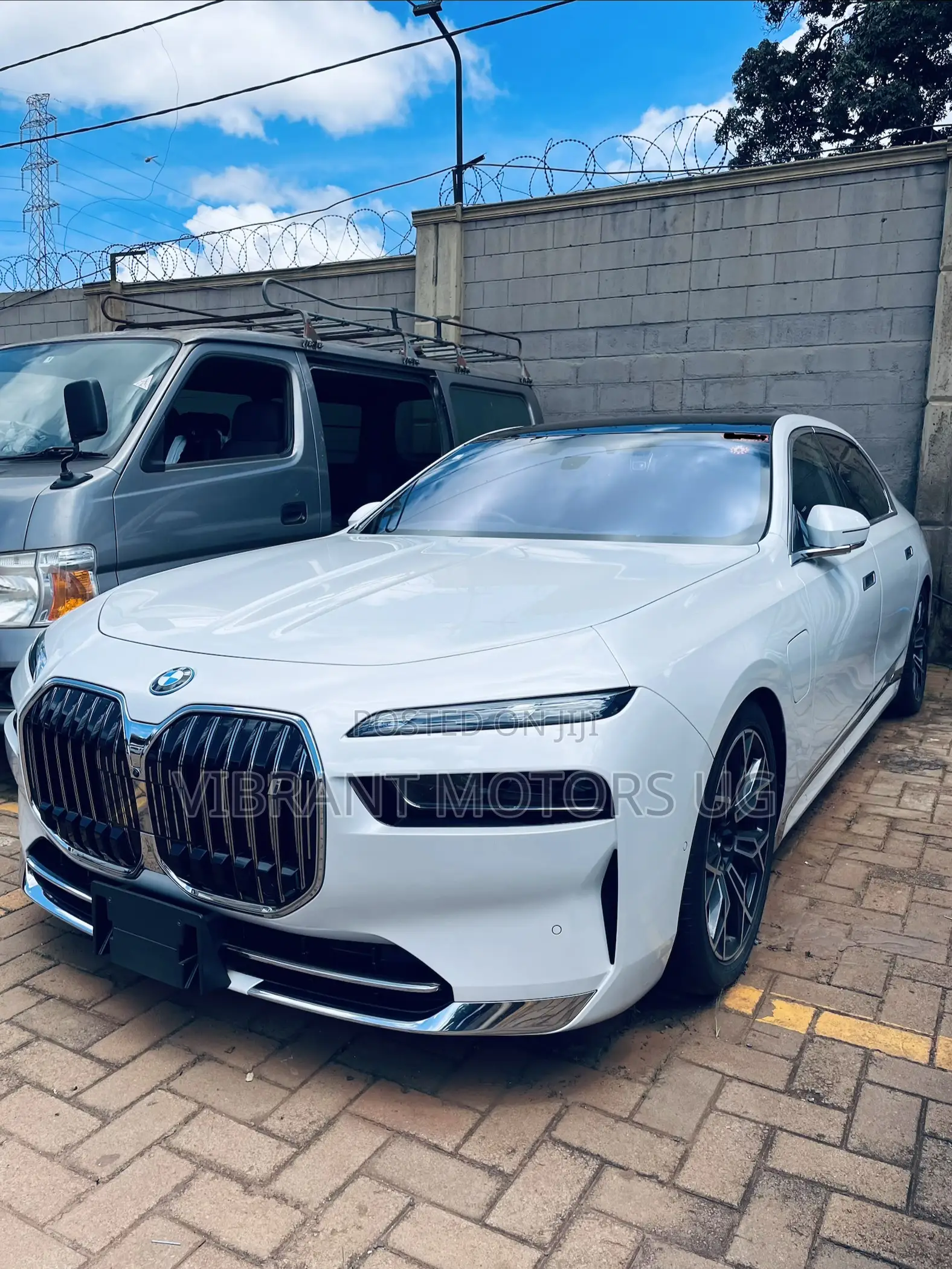 New BMW i7 xDrive60 AWD 2023 White