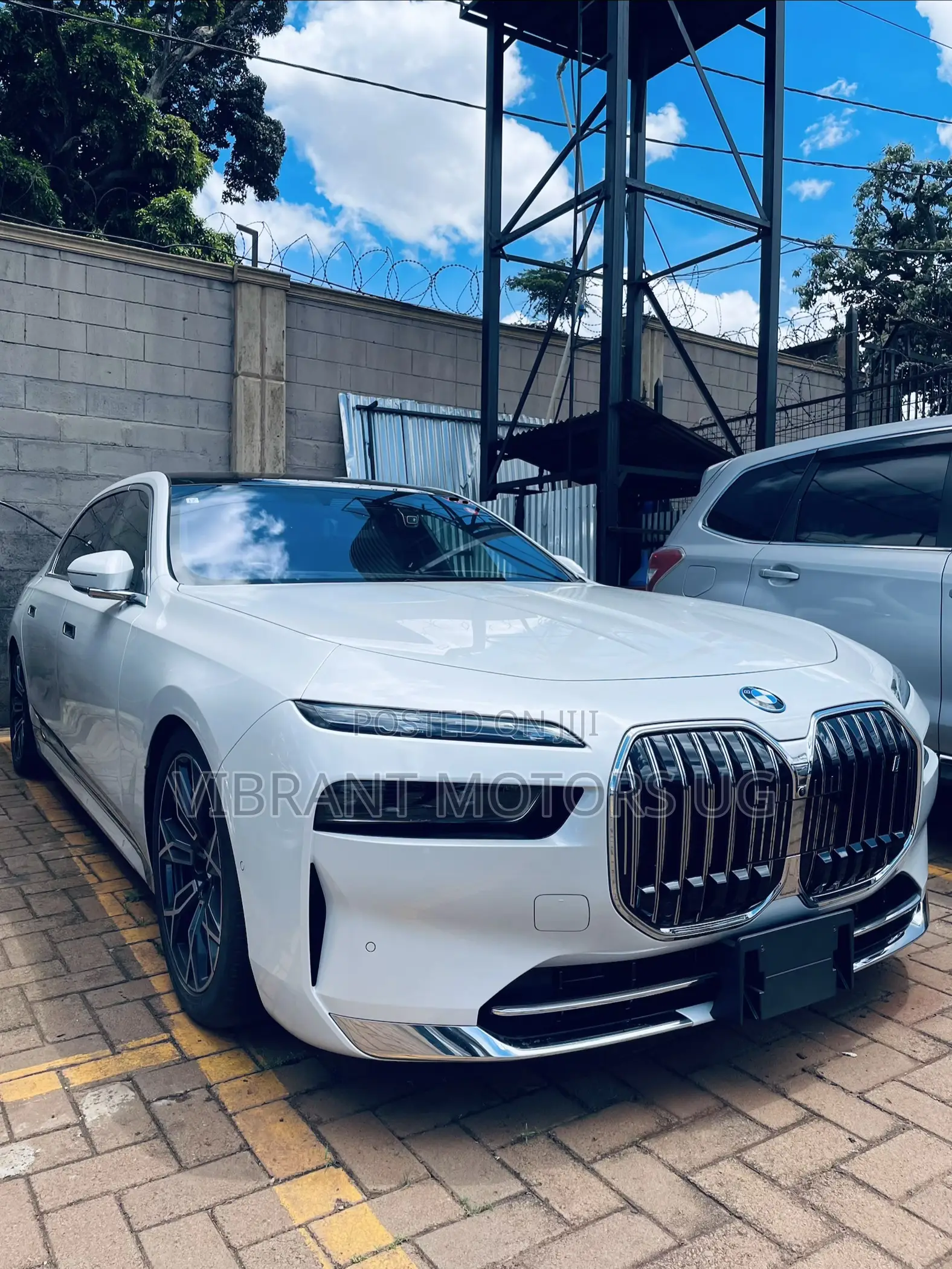 New BMW i7 xDrive60 AWD 2023 White