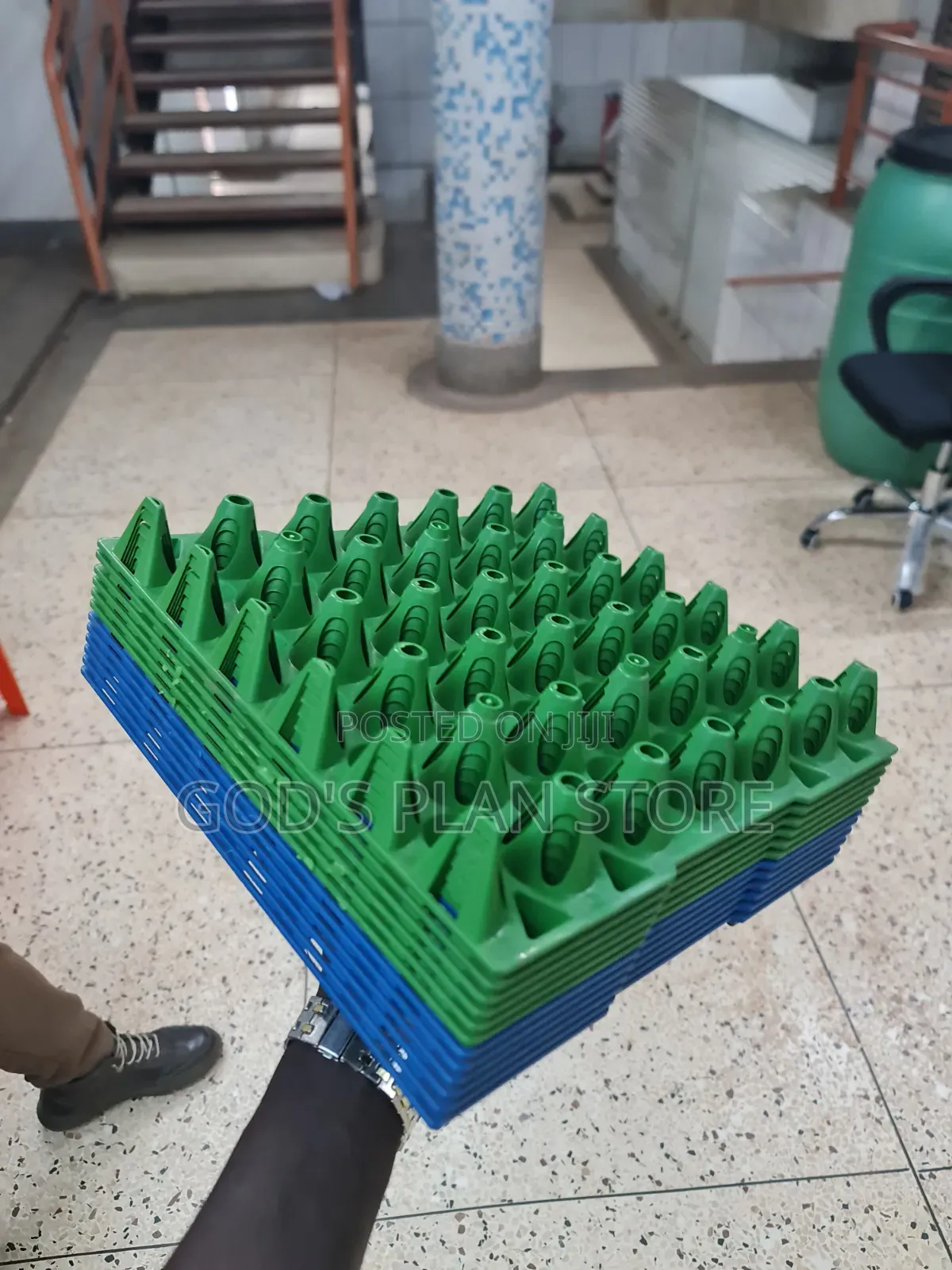 Green 60pcs Plastic Eggs Green 60pcs Plastic Eggs Trays