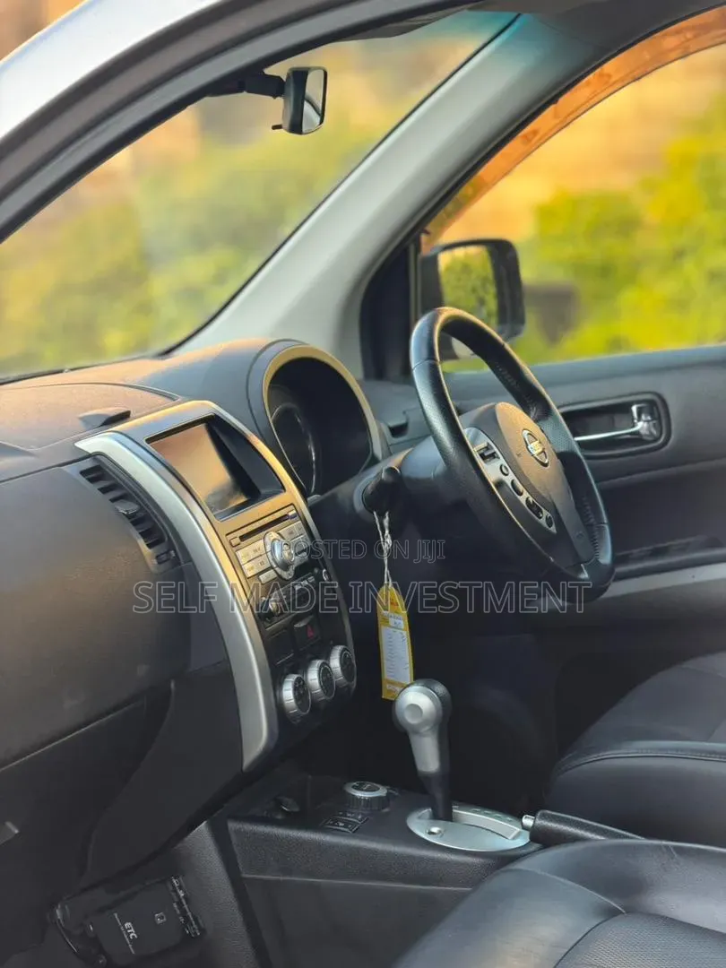 Nissan X-Trail 2012 Gray