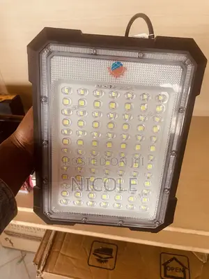 200w Outdoor Solar Flood Light – Super Bright Waterproof