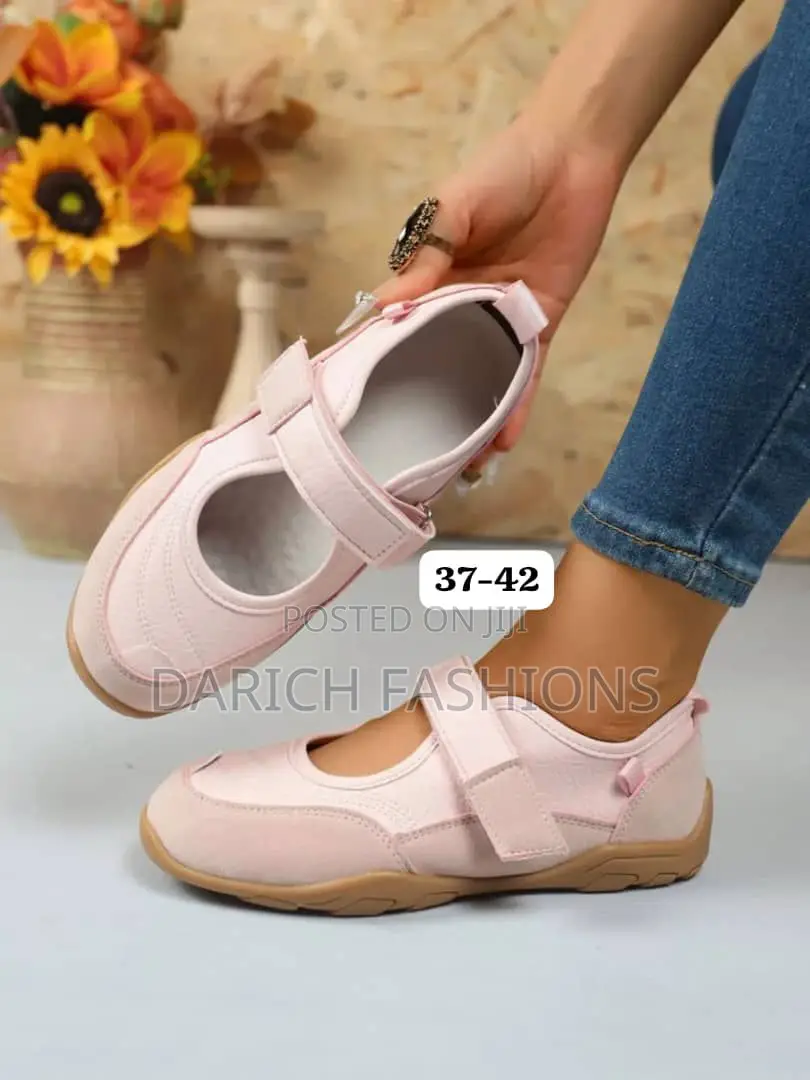 Ladies Round Toe Flats Velcro Strap Loafers
