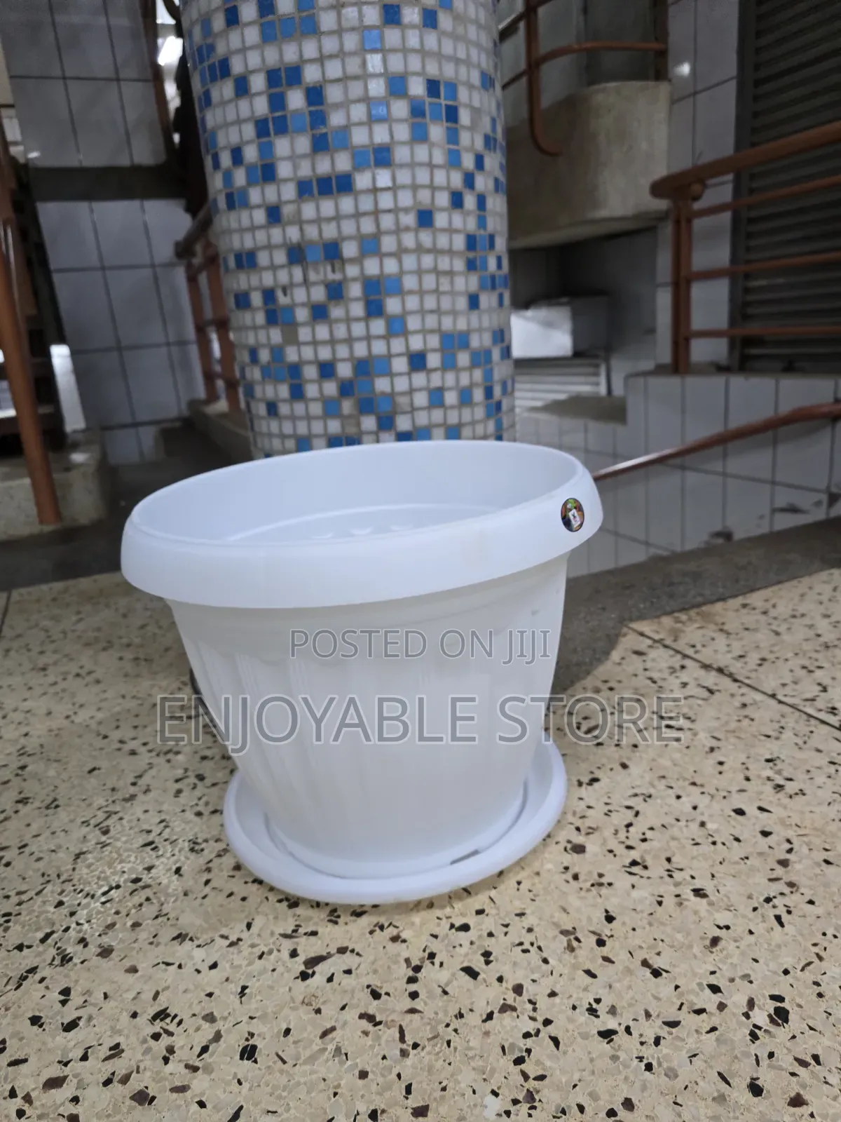 Pure Stripped White Plastic Flower Pots Plastic Flower Pots