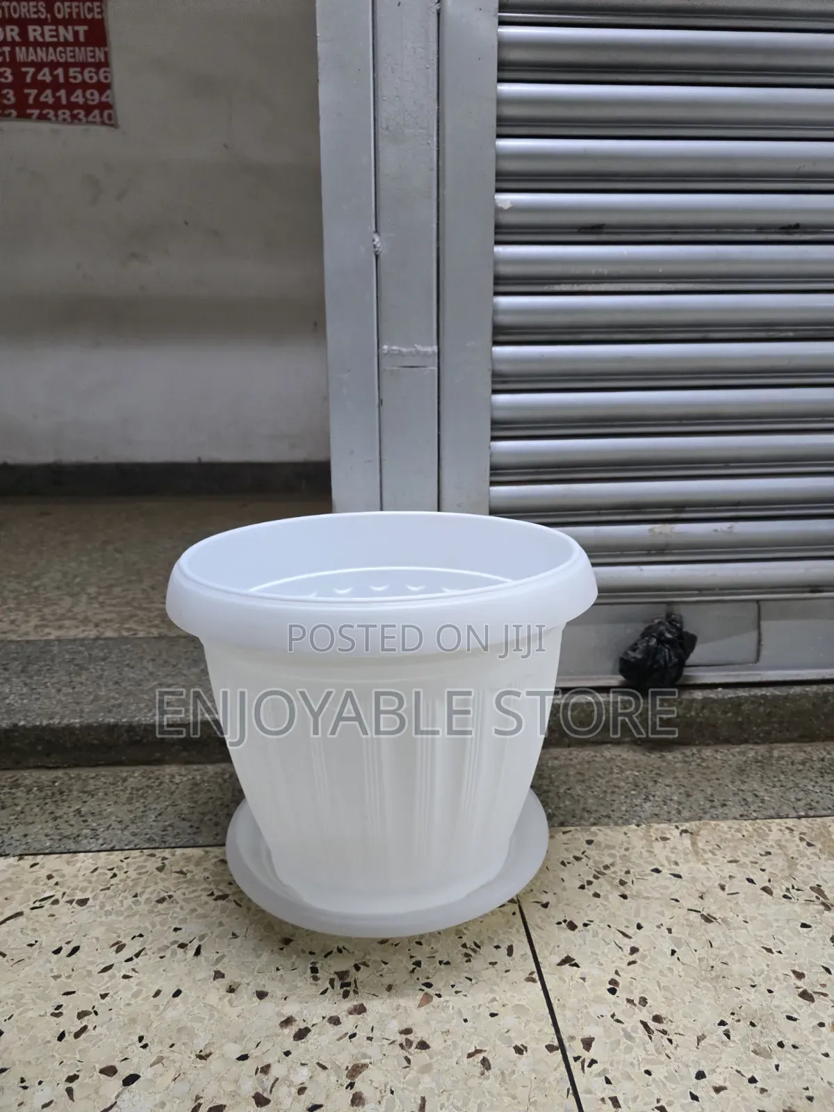 Plastic Flower Pots for All Types of Flowers