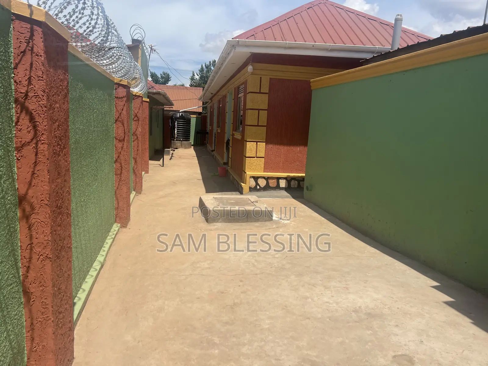 4bdrm Duplex in Nansana, Central Division for sale