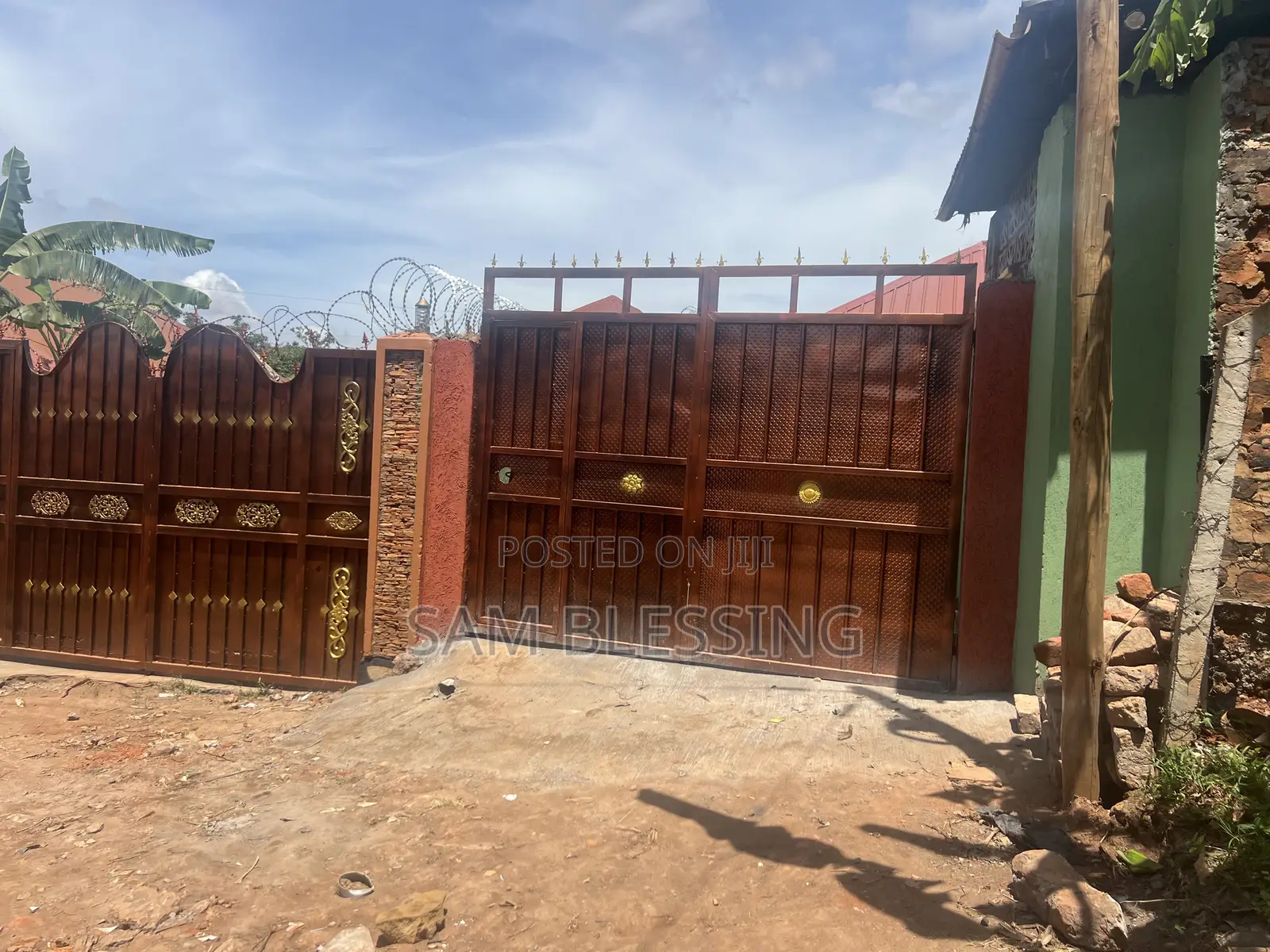 4bdrm Duplex in Nansana, Central Division for sale