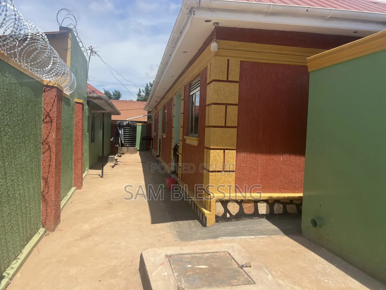 4bdrm Duplex in Nansana, Central Division for sale