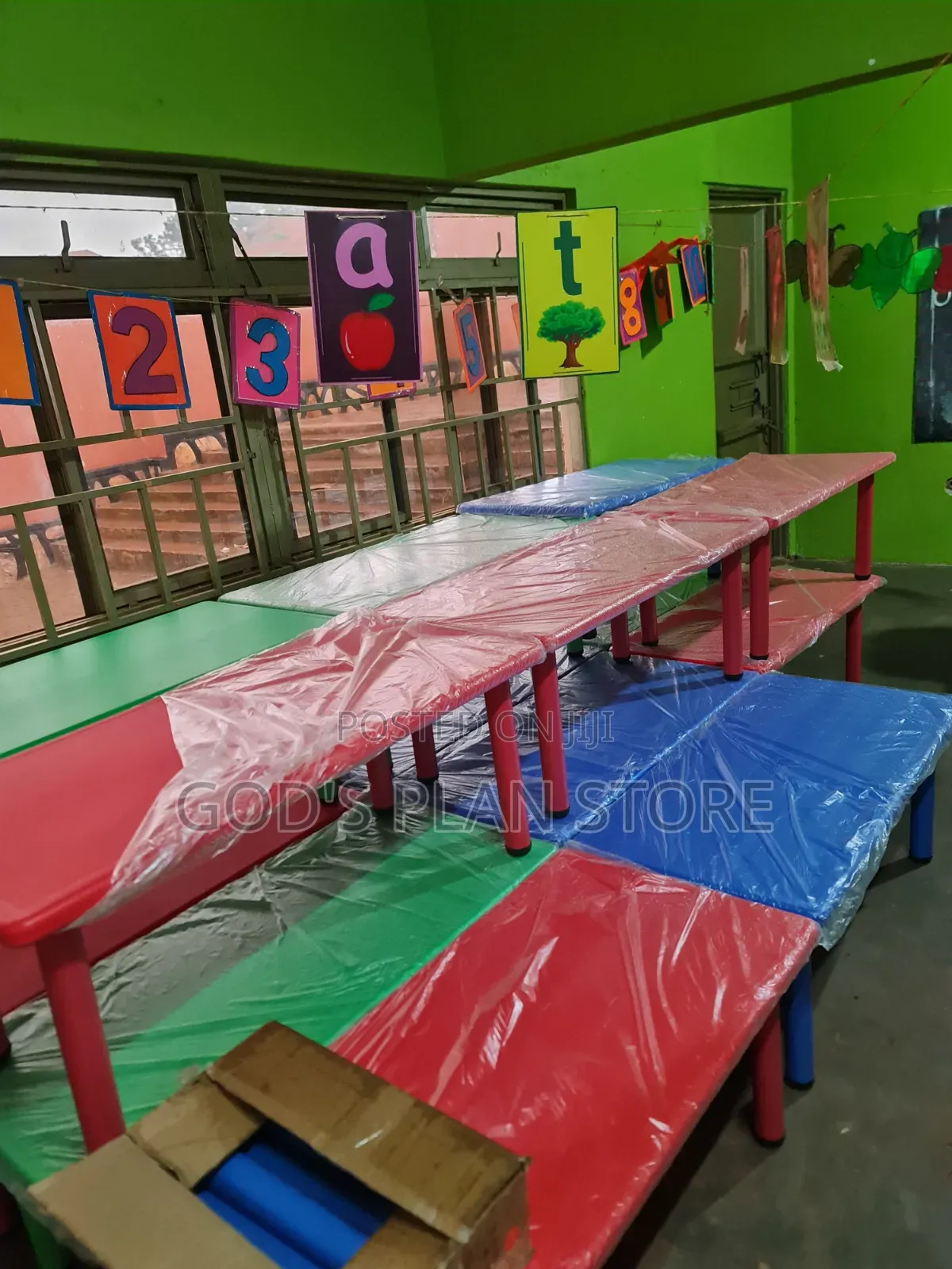 Green*Blue *Red Kids Plastic Table Kids Plastic Table 1pc