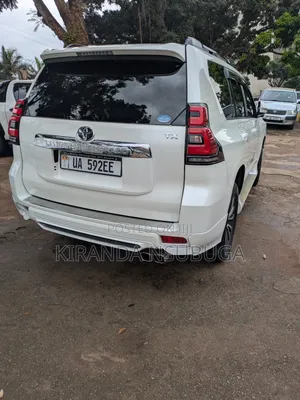 Toyota Land Cruiser Prado 2017 White