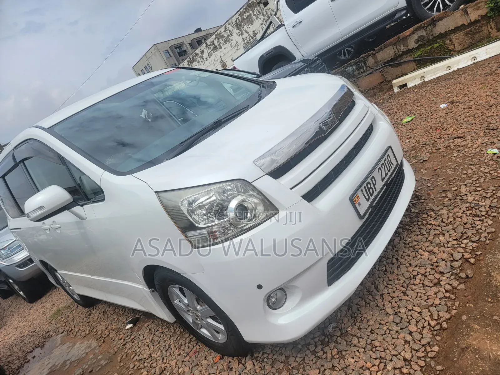 Toyota Noah 2010 White