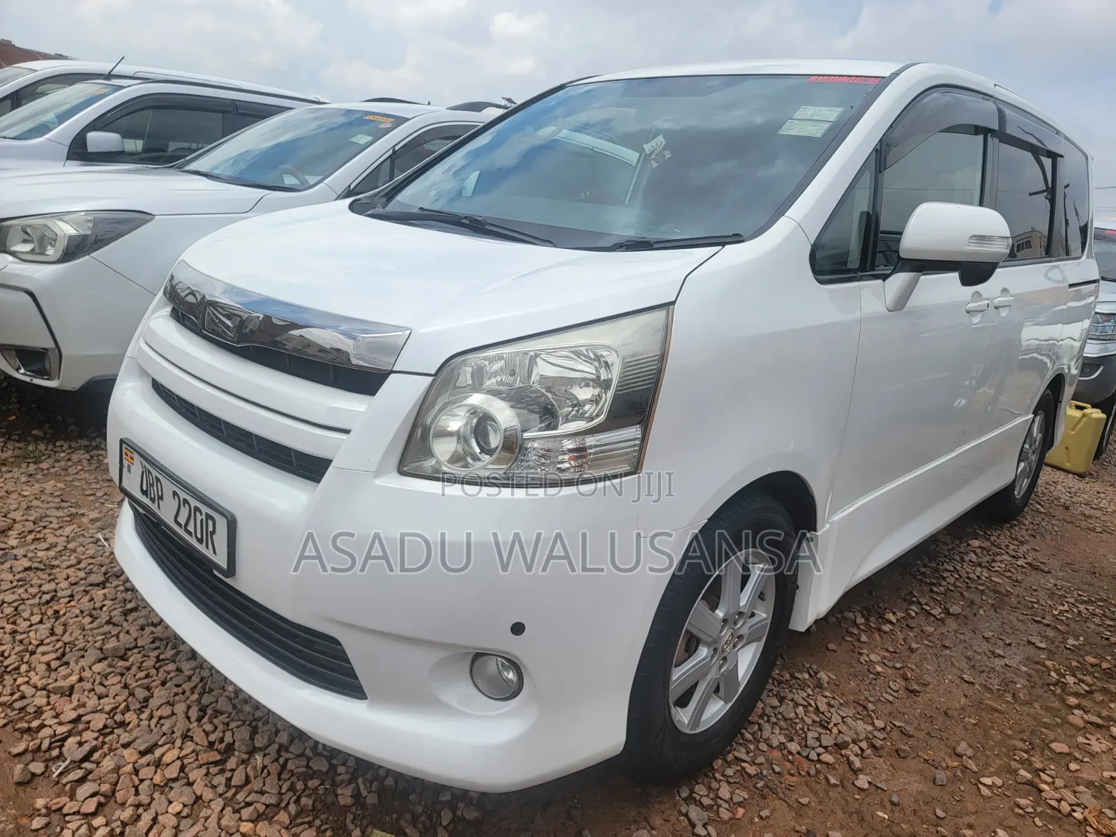 Toyota Noah 2010 White