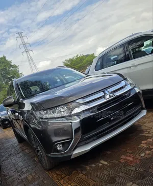 Mitsubishi Outlander SE FWD 2017 Beige