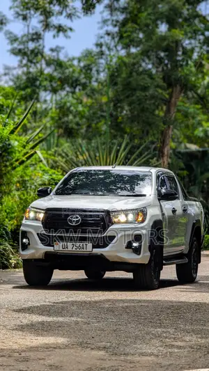 Toyota Hilux 2019 White