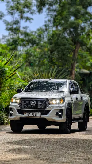 Toyota Hilux 2019 White