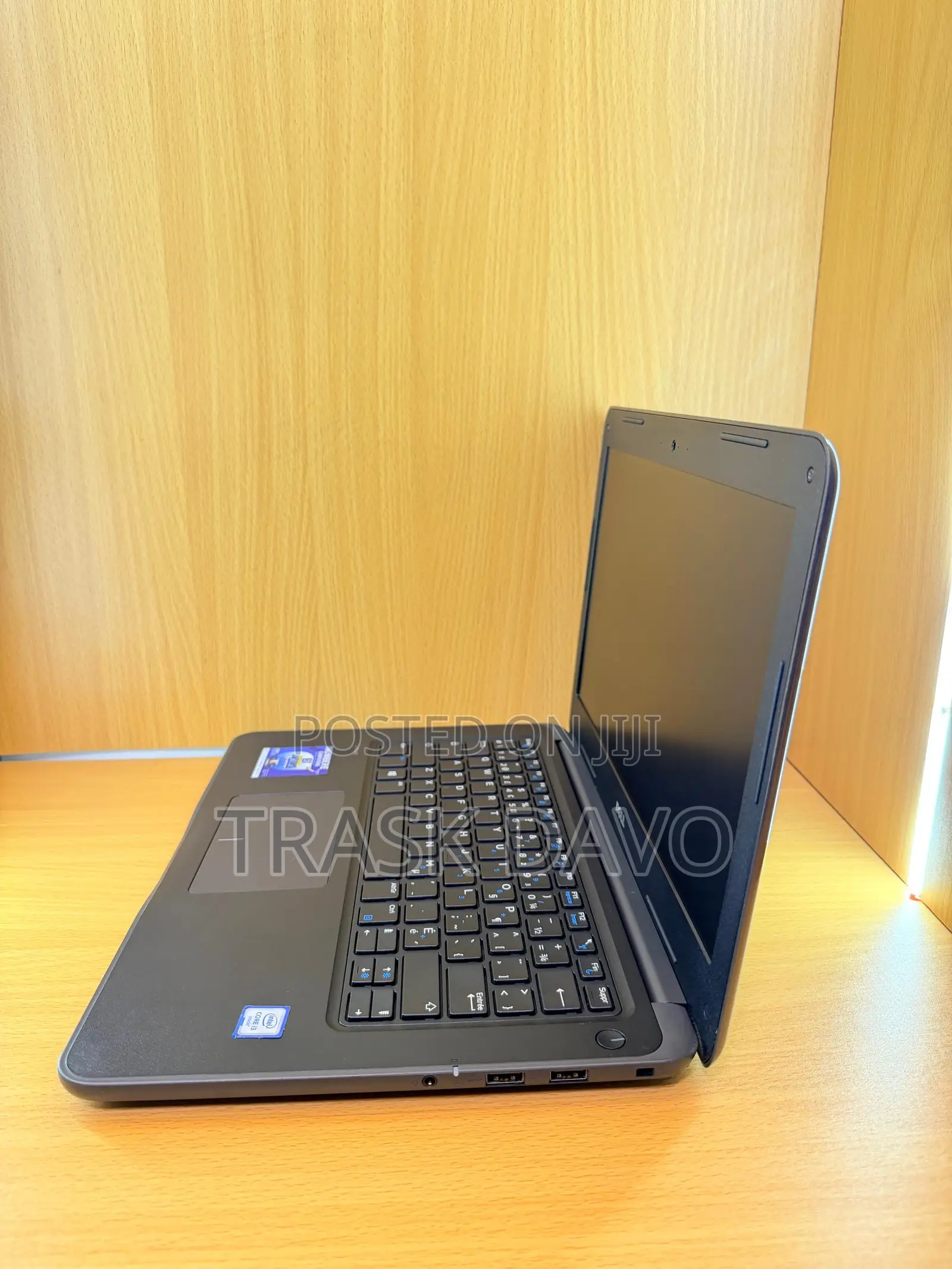 Laptop Dell Latitude 13 3380 8GB Intel Core i3 SSHD (Hybrid) 500GB