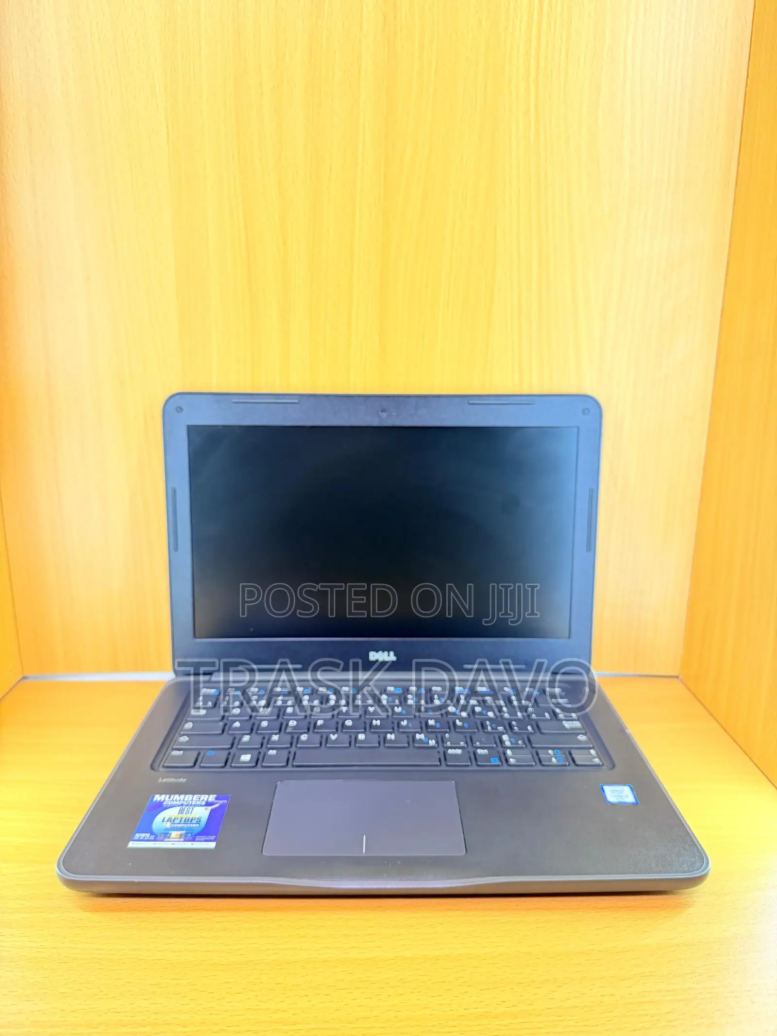 Laptop Dell Latitude 13 3380 8GB Intel Core i3 SSHD (Hybrid) 500GB