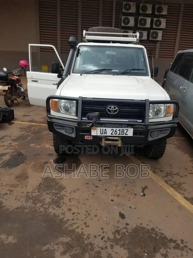 Toyota Land Cruiser 2018 White