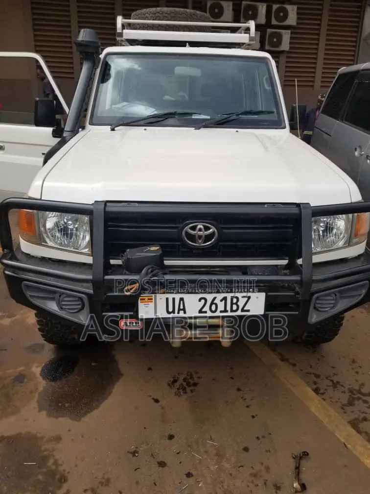 Toyota Land Cruiser 2018 White