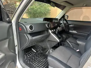 Toyota Corolla Rumion Hatchback 1.5 FWD 2010 Silver