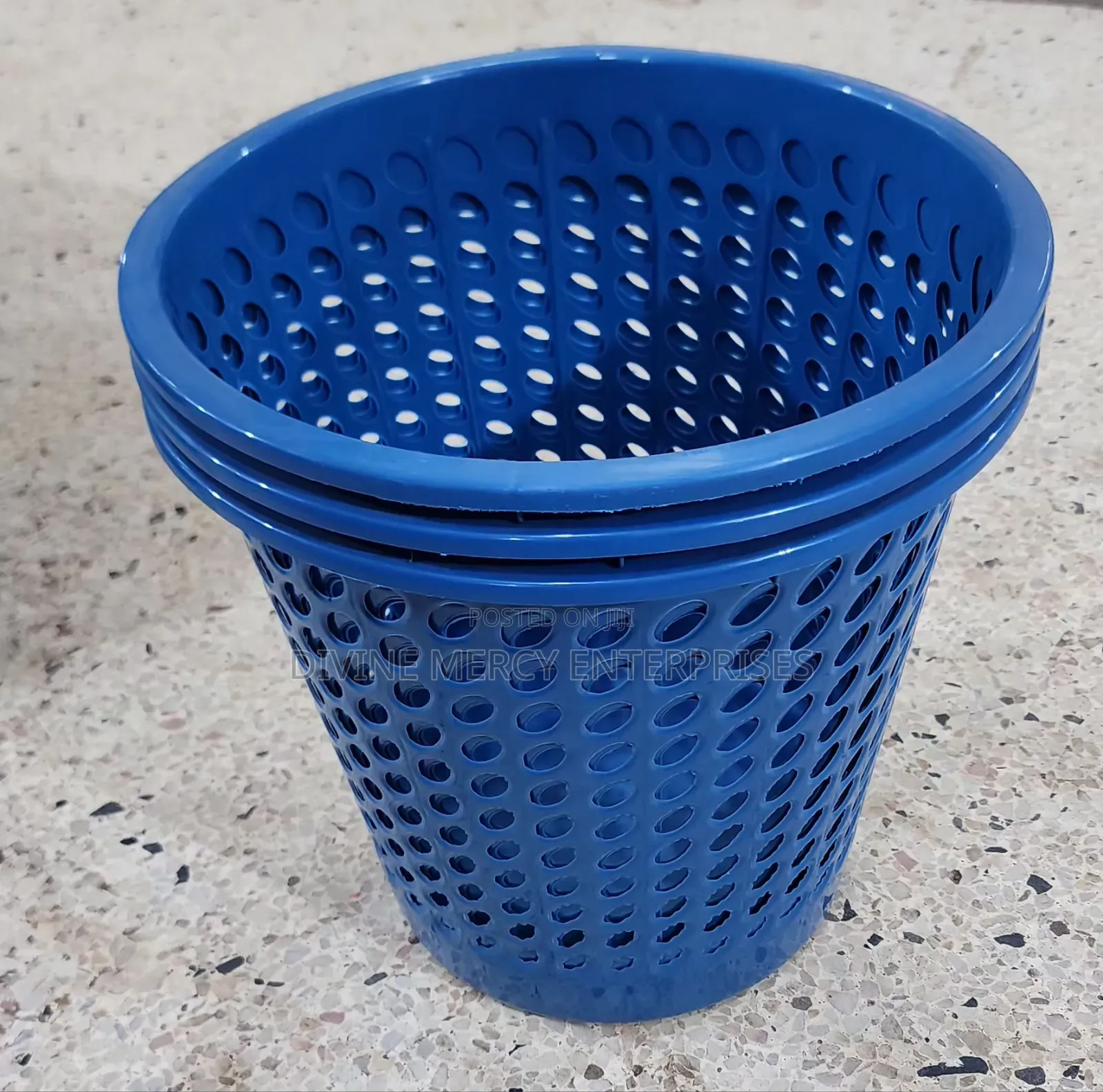 Round Dustbins