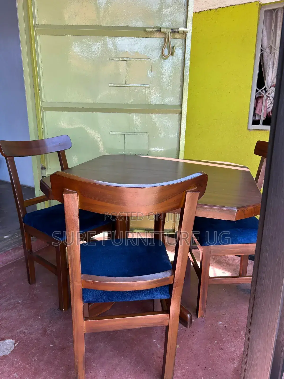 Dinning Table