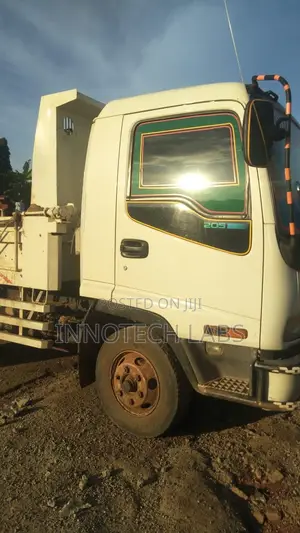 Isuzu Forward Giga Dump Truck
