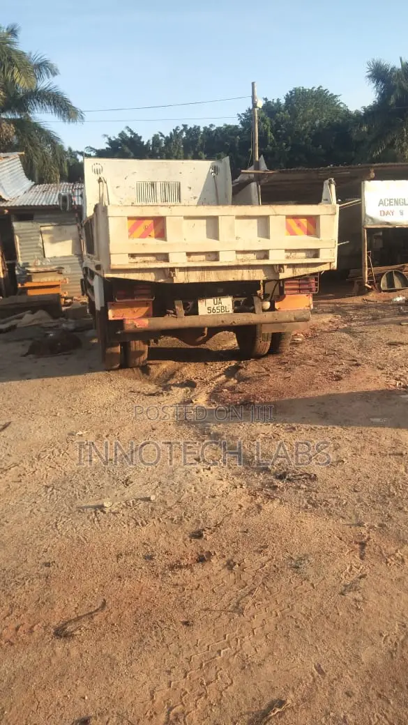 Isuzu Forward Giga Dump Truck