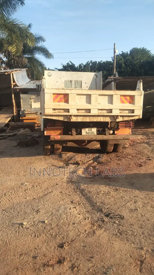 Isuzu Forward Giga Dump Truck
