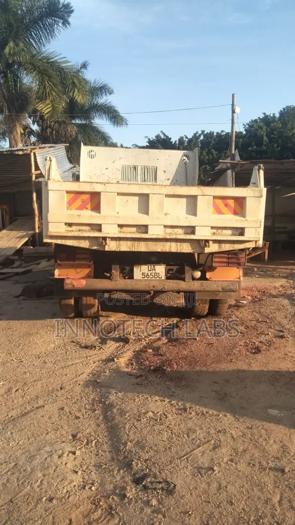 Isuzu Forward Giga Dump Truck