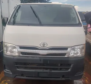 Toyota HiAce 2012