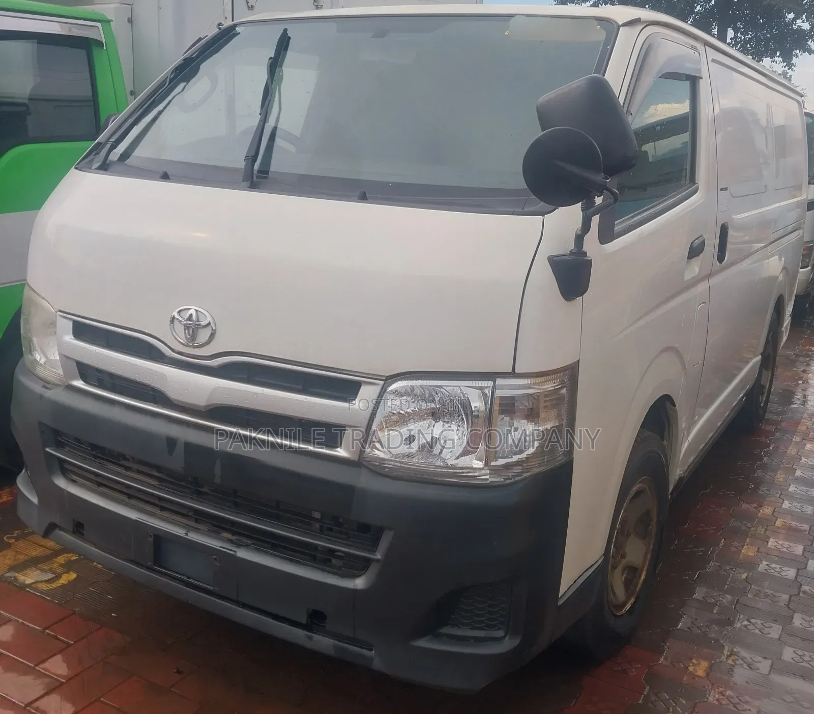 Toyota HiAce 2012
