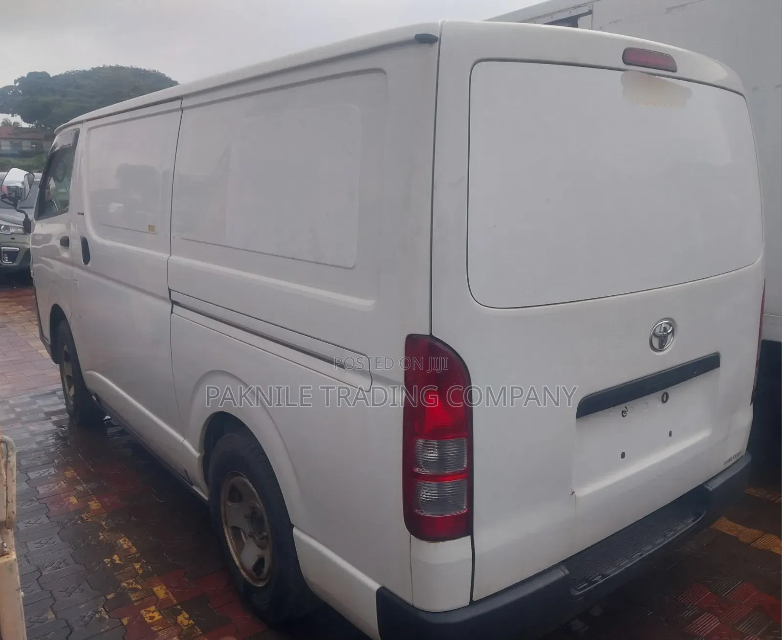 Toyota HiAce 2012
