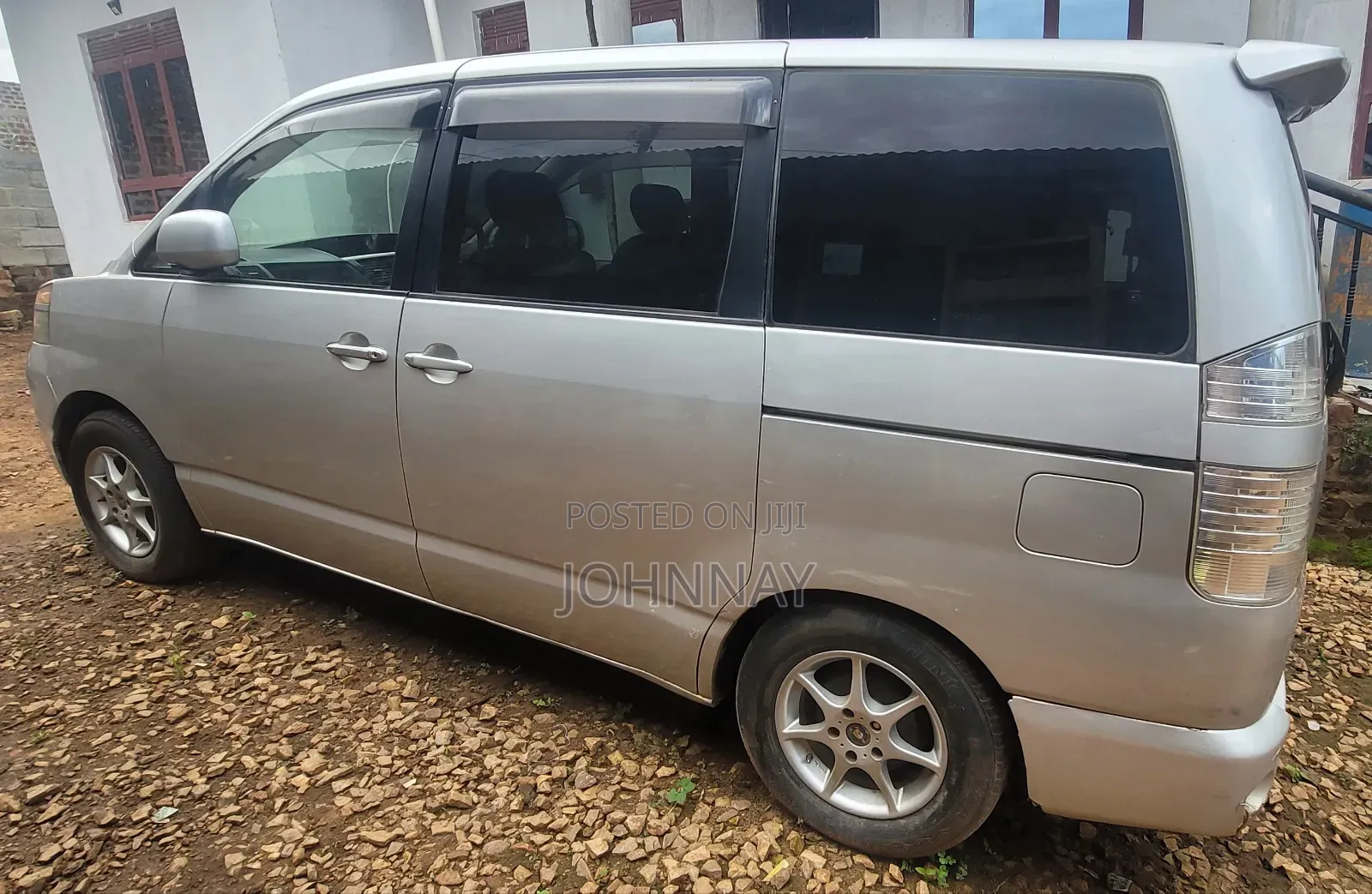 Toyota Noah 2.0 FWD (8 Seater) 2002 Silver