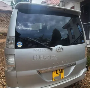 Toyota Noah 2.0 FWD (8 Seater) 2002 Silver
