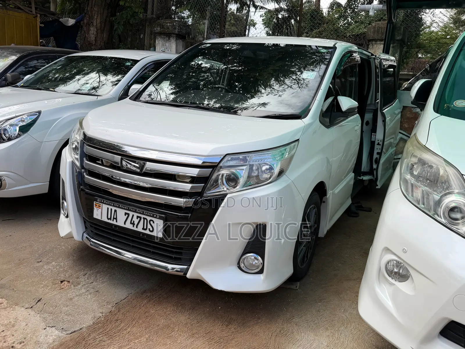 Toyota Noah 2016 Black