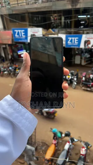 Samsung Galaxy A06 128 GB Silver