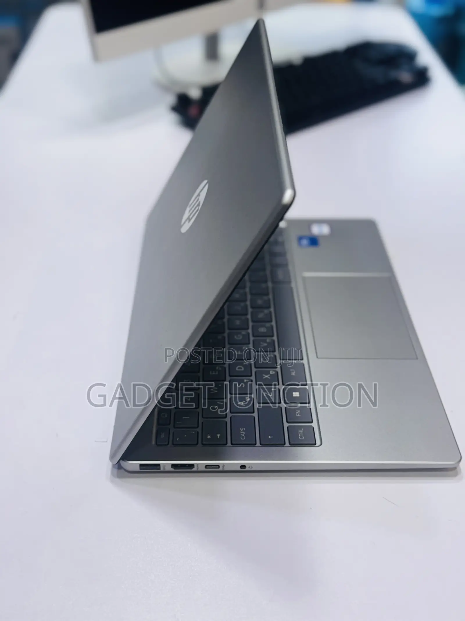 New Laptop HP 14-ep0063 16GB Intel Core 7 SSD 512GB