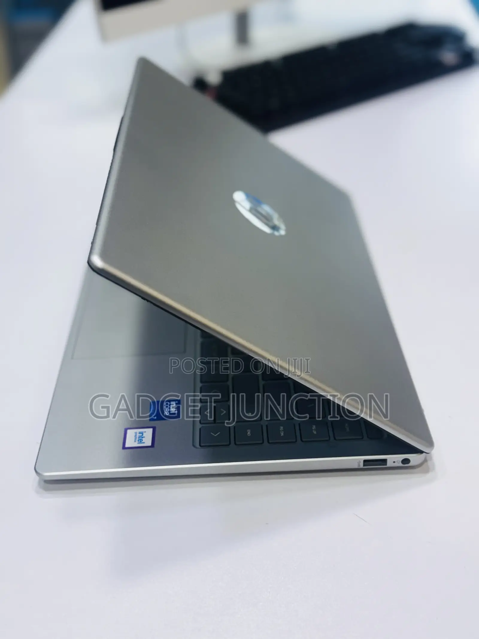 New Laptop HP 14-ep0063 16GB Intel Core 7 SSD 512GB
