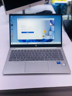 New Laptop HP 14-ep0063 16GB Intel Core 7 SSD 512GB