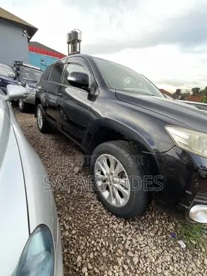 Toyota Vanguard 2009 White