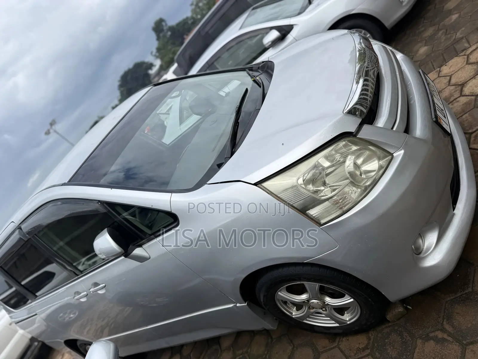 Toyota Noah 2.0 143hp AWD (8 Seater) 2008 Silver