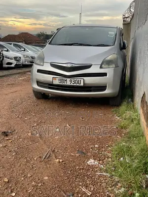 Toyota Ractis 2008 Silver