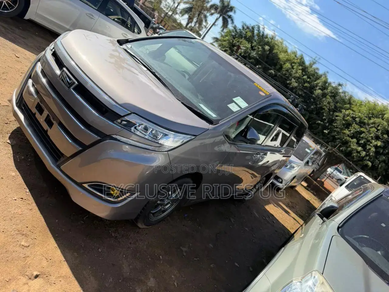 Toyota Noah 2.0 AWD (8 Seater) 2018 Gray