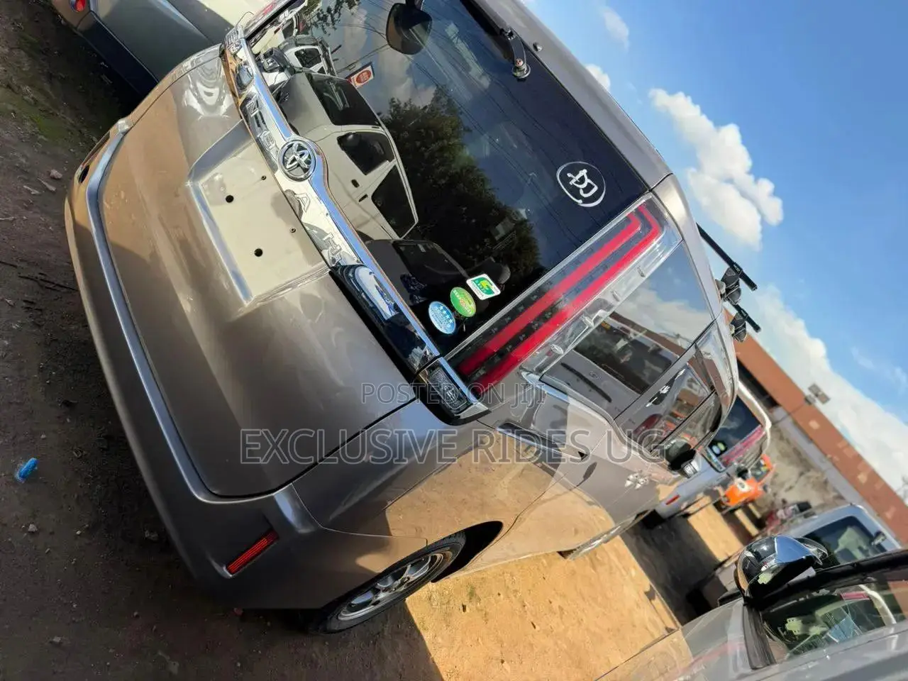 Toyota Noah 2.0 AWD (8 Seater) 2018 Gray