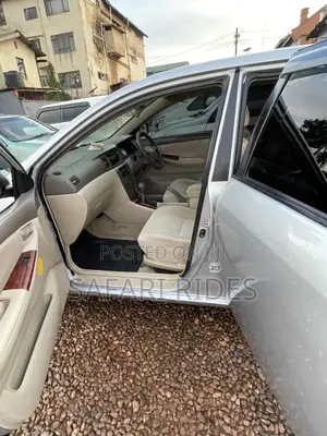 Toyota Corolla 2004 Silver