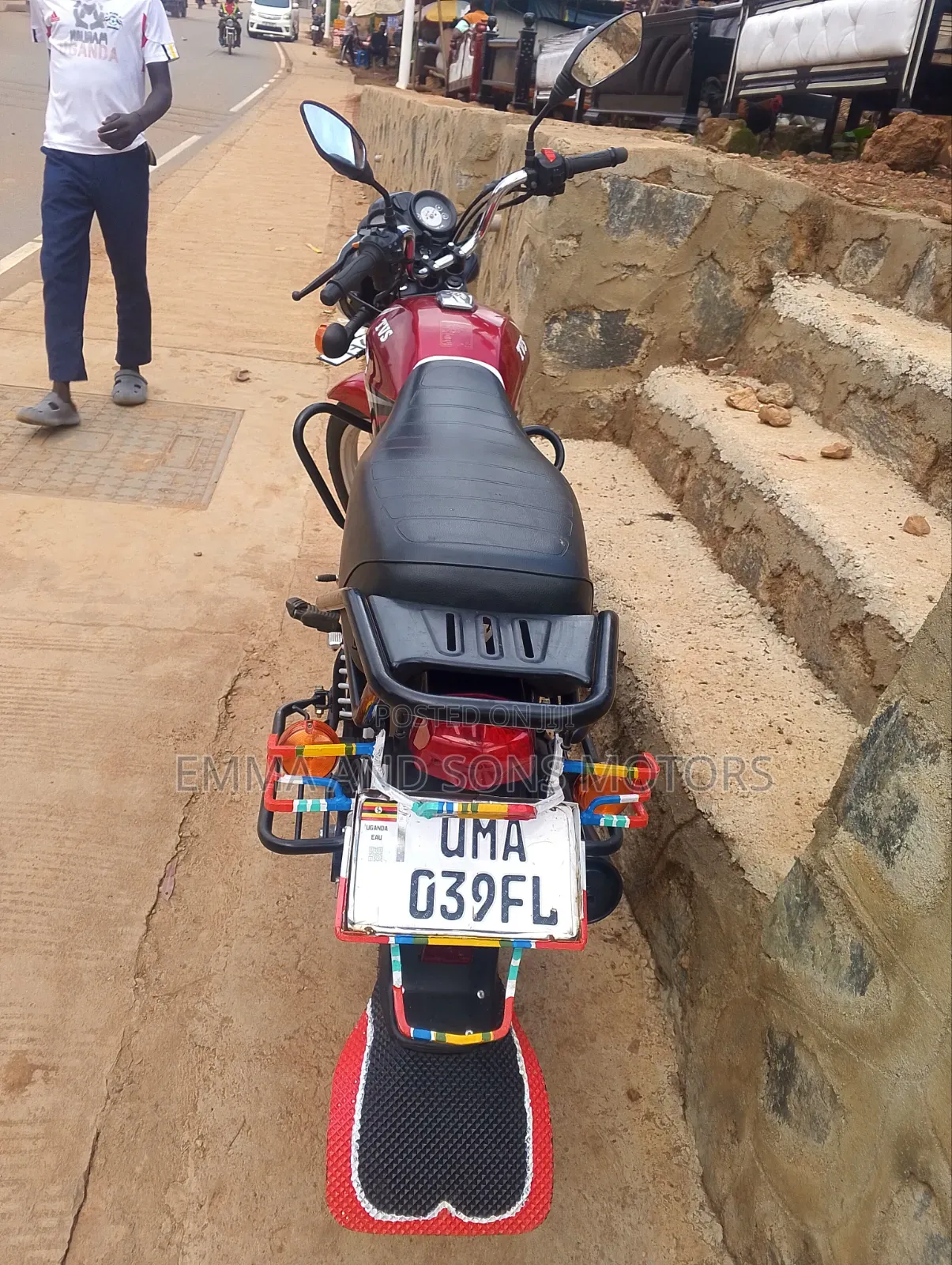 TVS HLX 125 2025 Red