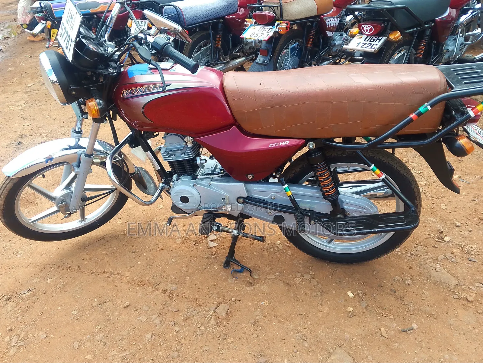 TVS HLX 125 2025 Red
