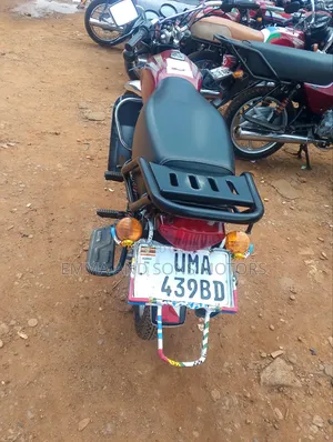 Bajaj Boxer 100 2025 Red